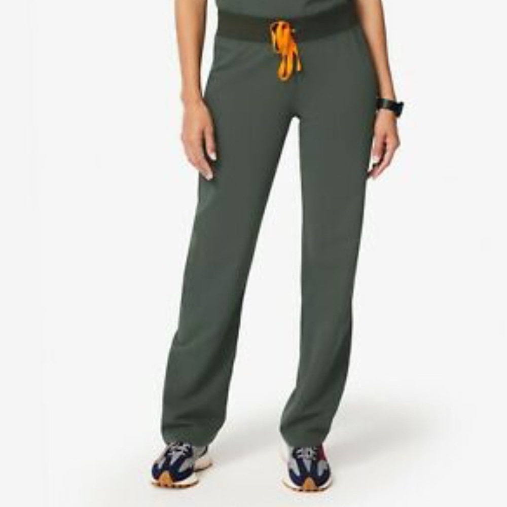 Figs scrubs moss color Livingston pant woman’s XS